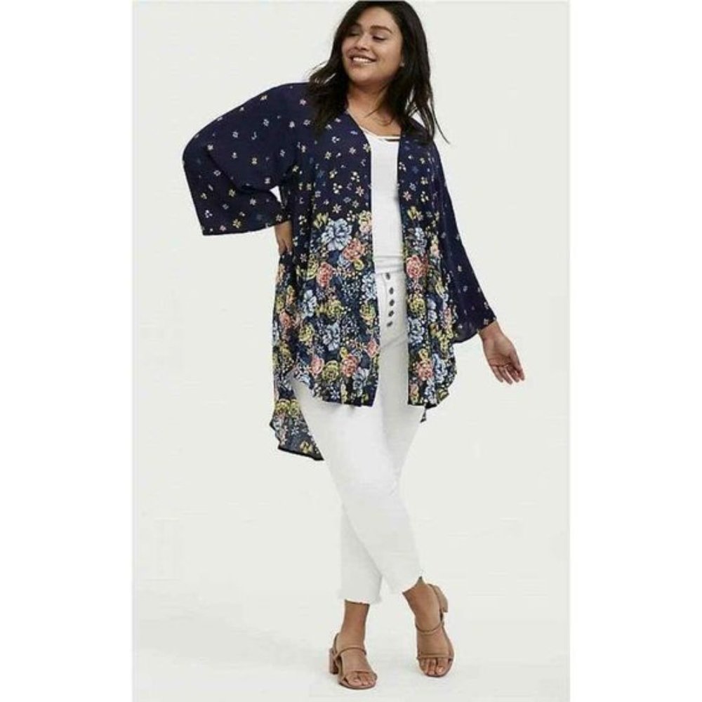 TORRID Navy Floral Shirt Tail Flowy Crepe Kimono NWOT